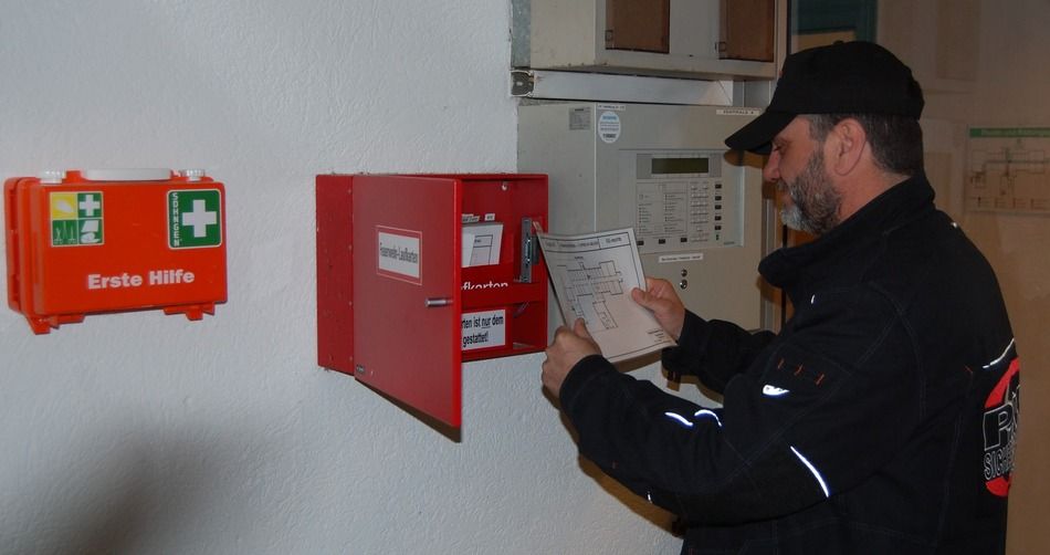 PW Service GmbH Mitarbeiter bei der Objektbewachung